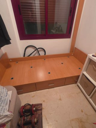 Cama con 3 cajones de madera
