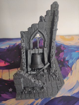 Escenografía campanario en ruinas