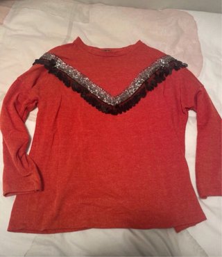 Jersey Rojo con Detalle de Lentejuelas