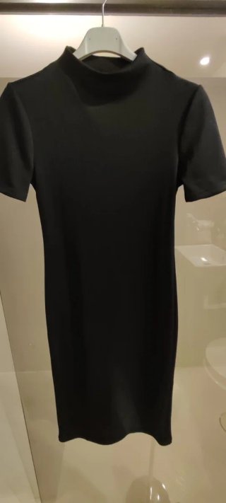Vestido negro cuello alto T/S