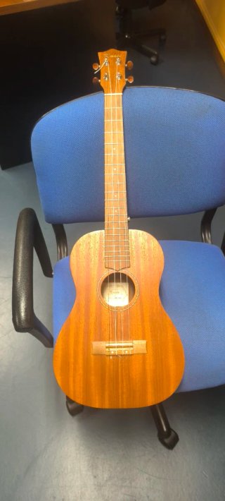 Ukelele Barítono Kmise