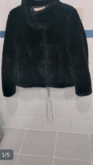 Abrigo de pelo sintético negro Mango