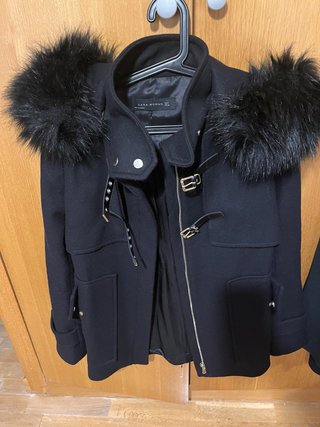 Abrigo Zara Negro con Pelo Talla M