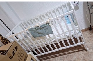 Cuna de bebé blanca