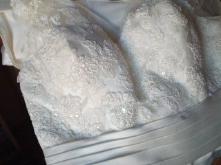 Vestido de novia con encaje.