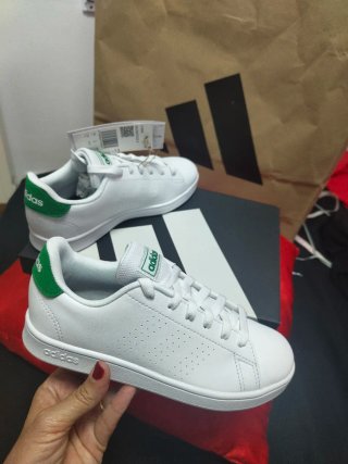 Zapatillas Adidas Blancas y Verdes talla 34