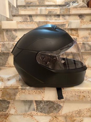 Casco de moto negro mate URGE!