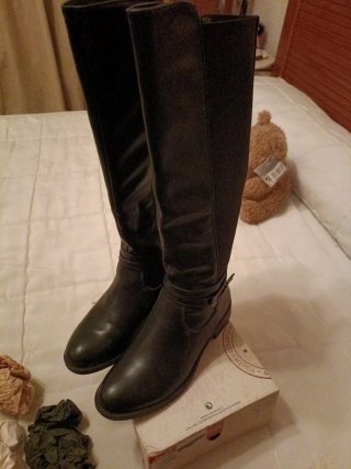 Botas altas de piel negras