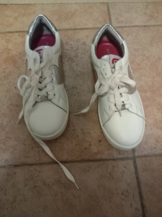 Scarpe da donna bianche e argento