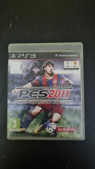 Pro Evolution Soccer 2011 y Fifa 13 (PS3)