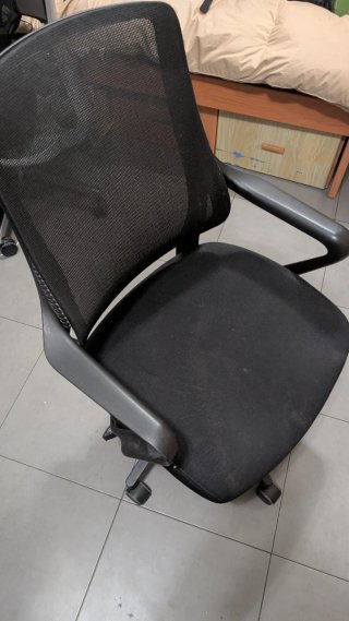 Silla de oficina ergonómica negra