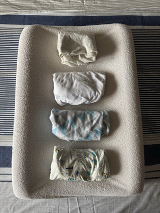 Cambiador de bebé con 4 fundas
