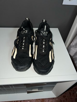 Zapatillas Emporio Armani EA7 Negras y Doradas