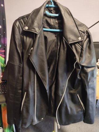 Chaqueta de cuero Pull&Bear negra clásica