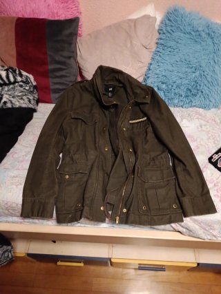 Cazadora H&M verde militar