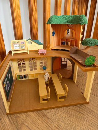 Escuela del Árbol Familia Sylvanian