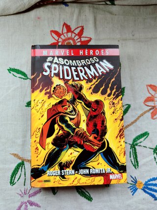 Asombroso Spiderman Roger Stern. Marvel Héroes.