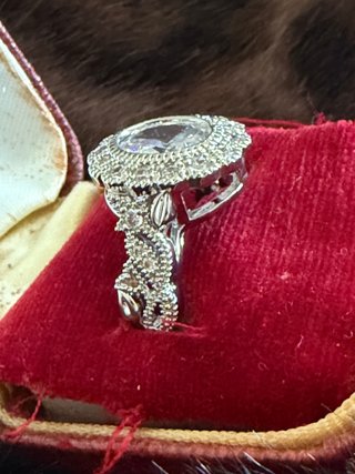 Anillo con Piedra Circonita