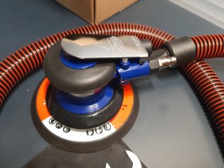 LIJADORA ROTOORBITAL PLATO 150 CON ASPIRACIÓN