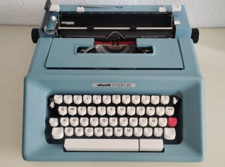 Máquina de escribir Olivetti Studio 46