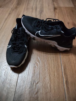 Zapatillas Nike Negras y Blancas