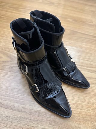 Botines charol hebillas flecos Massimo Dutti