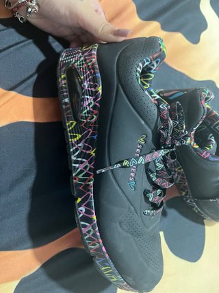 Zapatillas Skechers con corazones