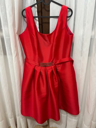 Vestido de invitada rojo