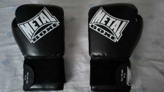 Guantes de Boxeo Metal Boxe Negros y cinta