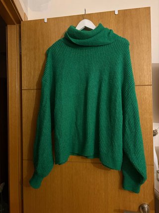 Jersey verde cuello alto