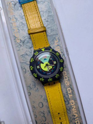 Swatch Scuba 200 Divine SDN102