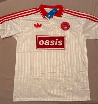 Camiseta Adidas Oasis Live '25
