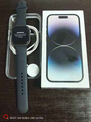 iPhone 14 Pro y Apple Watch 11 46mm