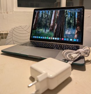 MacBook Pro 13 2019 i7 [LEER]