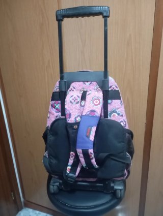 Mochila con ruedas TOTTO y taburete
