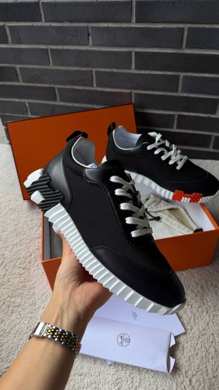 Zapatillas Hermès Negras y Blancas