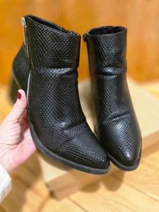 Botines MariPaz negros texturizados T 38.
