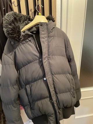 Abrigo Closure London Gris con Capucha