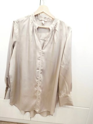 Camisa satén beige talla M