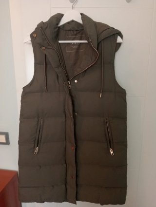 Chaleco acolchado Zara verde militar Talla M