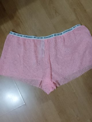 Pantalones cortos de encaje rosa