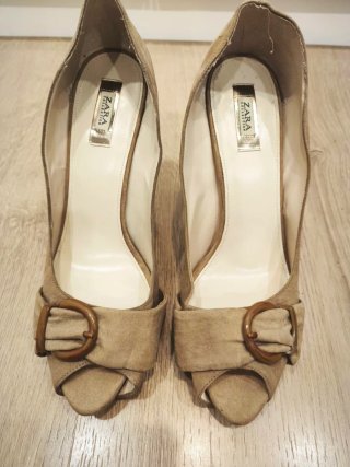 Zapatos Zara tacón beige/marrón