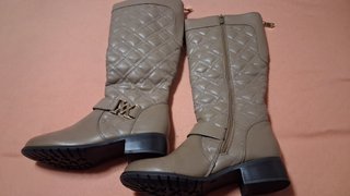 Lote botas altas mujer, blancas, marrones, negras.
