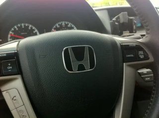 Emblema Honda volante negro 54 x 43 mm