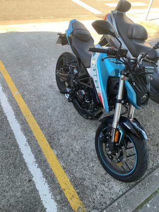 VOGE 125R nueva 2200km
