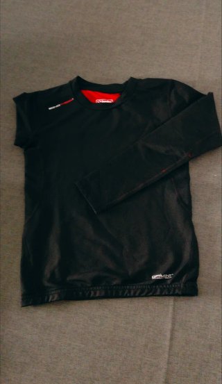 Camiseta térmica Sondico negra talla 9-10