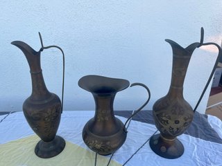Lotto di 5 vasi vintage in ottone smaltato