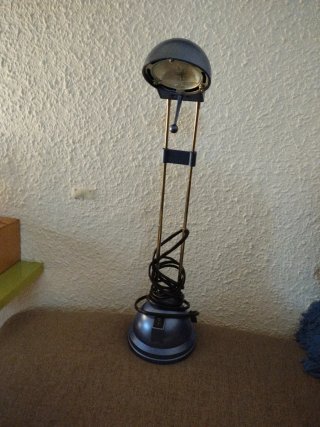 Lámpara de escritorio LED moderna