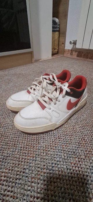 Zapatillas Nike FORCE Jordan Blancas y Rojas