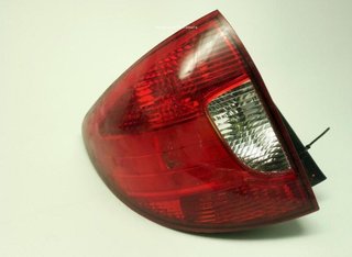 Piloto trasero izquierdo kia rio ii sedan 21051142